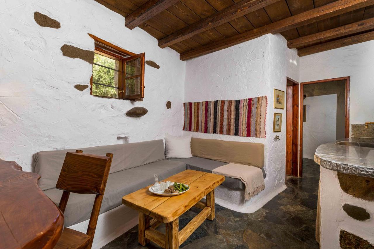 Natura Cottages Makrýgialos Eksteriør bilde