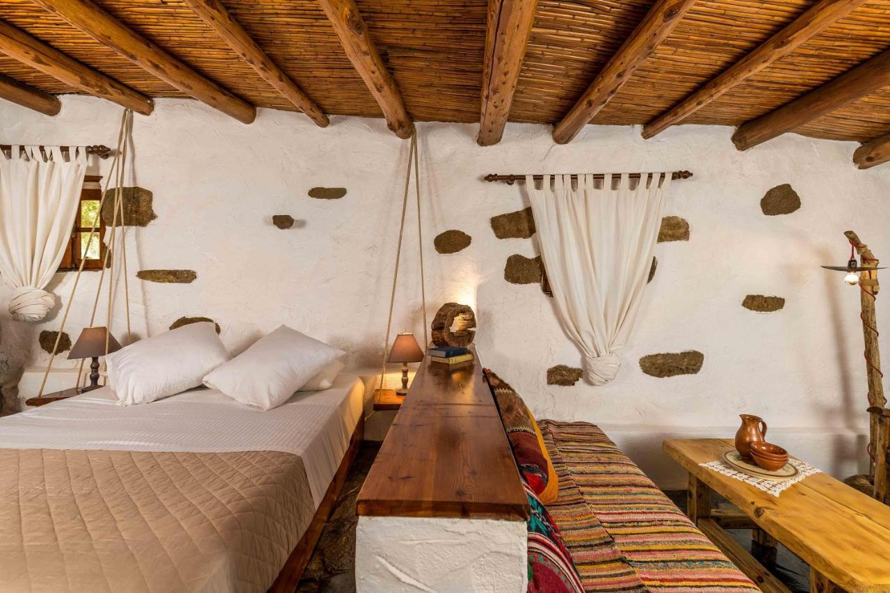 Natura Cottages Makrýgialos Eksteriør bilde