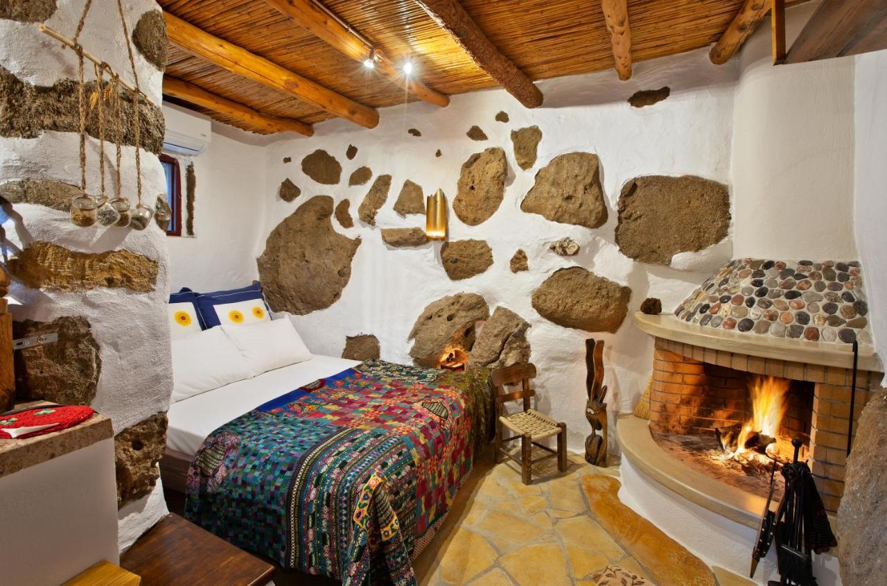 Natura Cottages Makrýgialos Eksteriør bilde