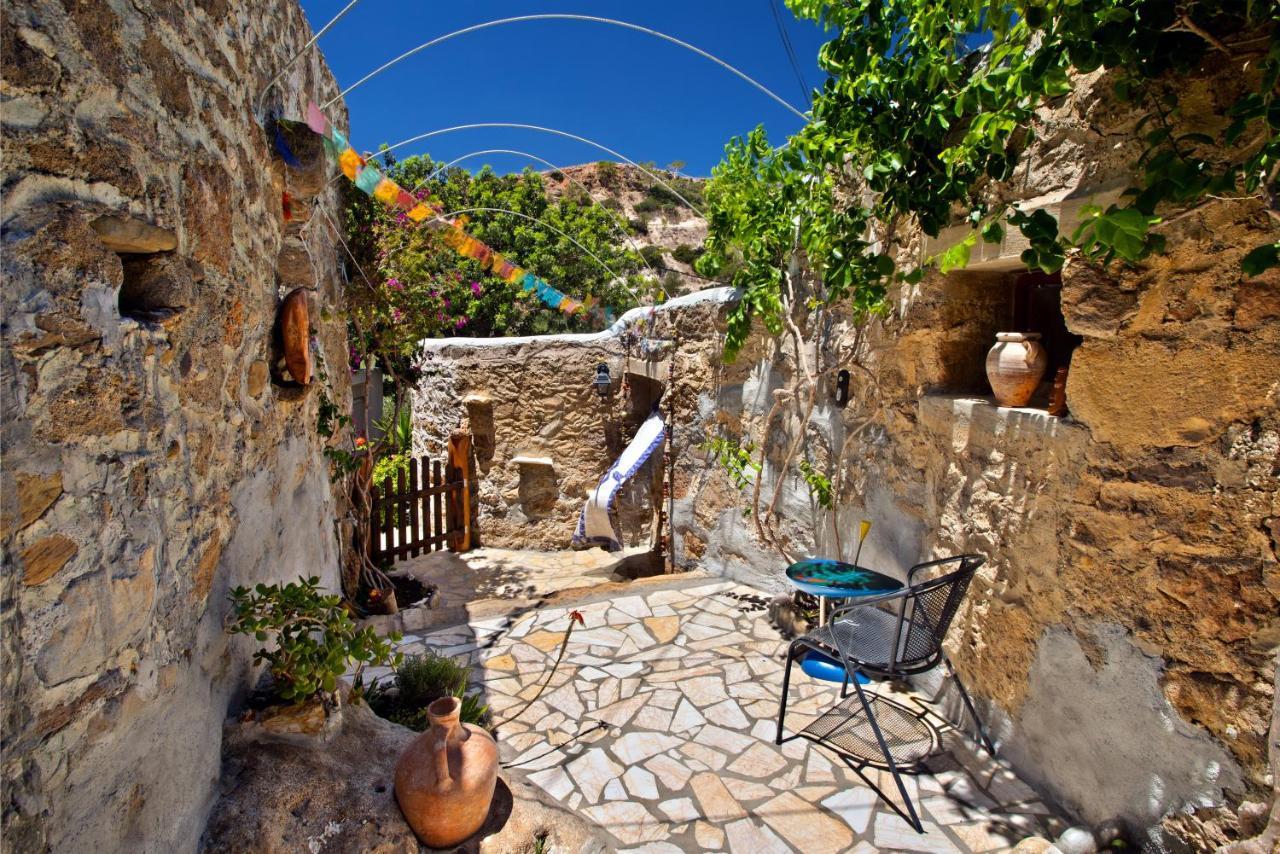 Natura Cottages Makrýgialos Eksteriør bilde