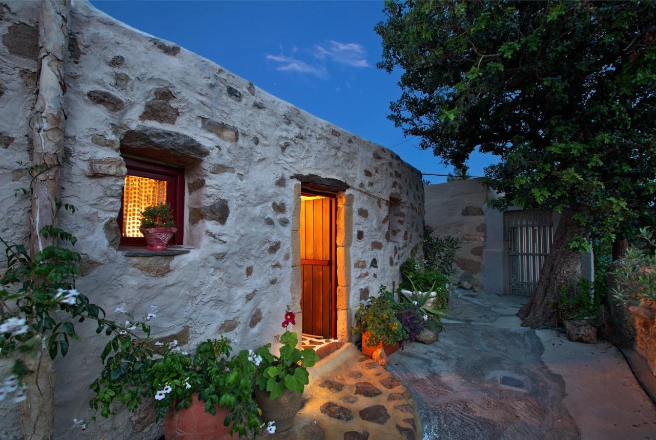 Natura Cottages Makrýgialos Eksteriør bilde