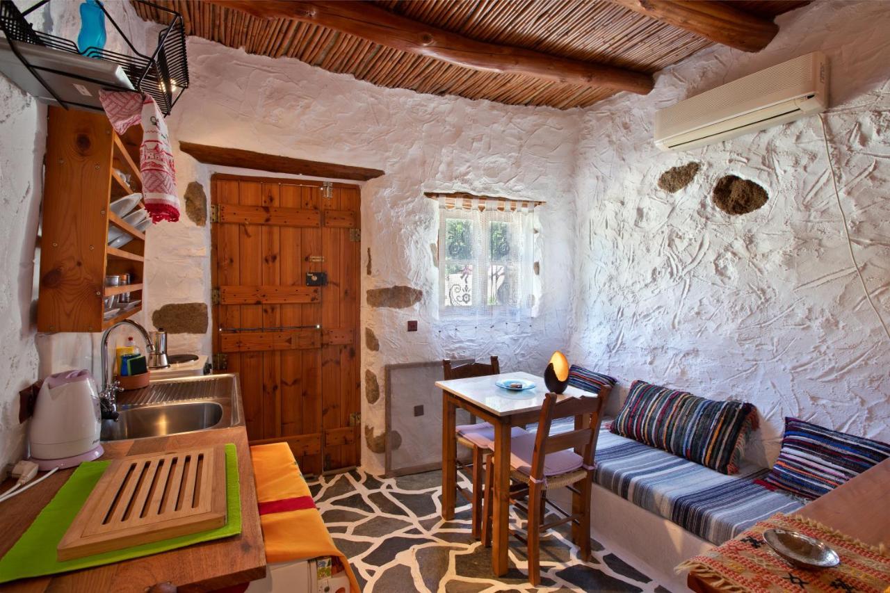 Natura Cottages Makrýgialos Eksteriør bilde