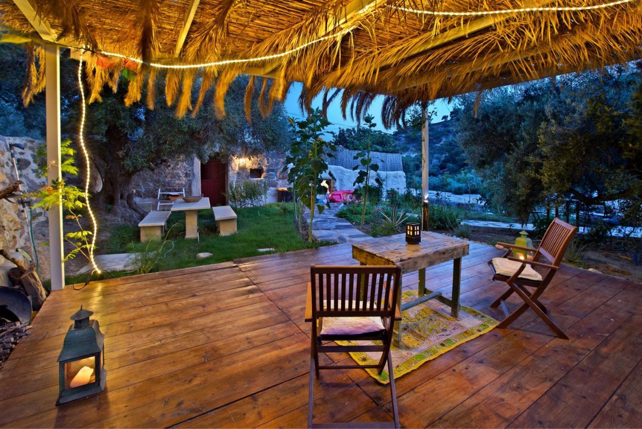 Natura Cottages Makrýgialos Eksteriør bilde