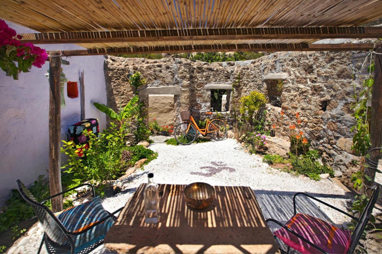 Natura Cottages Makrýgialos Eksteriør bilde