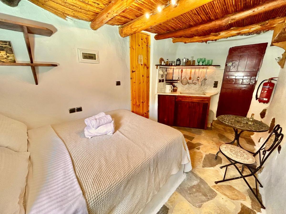 Natura Cottages Makrýgialos Eksteriør bilde