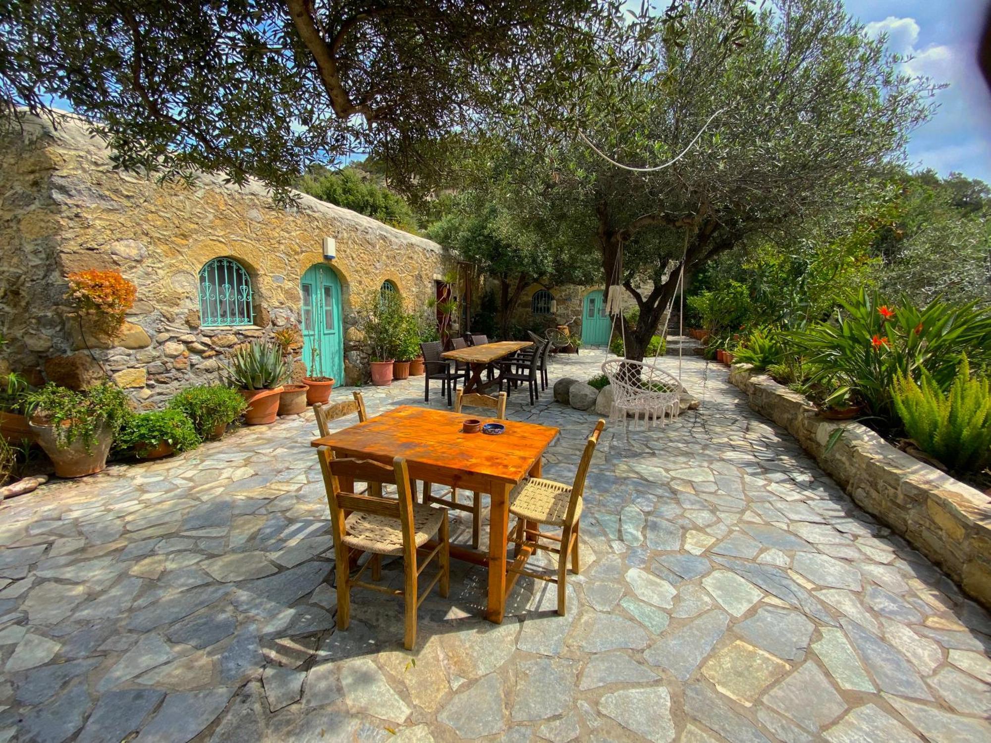 Natura Cottages Makrýgialos Eksteriør bilde