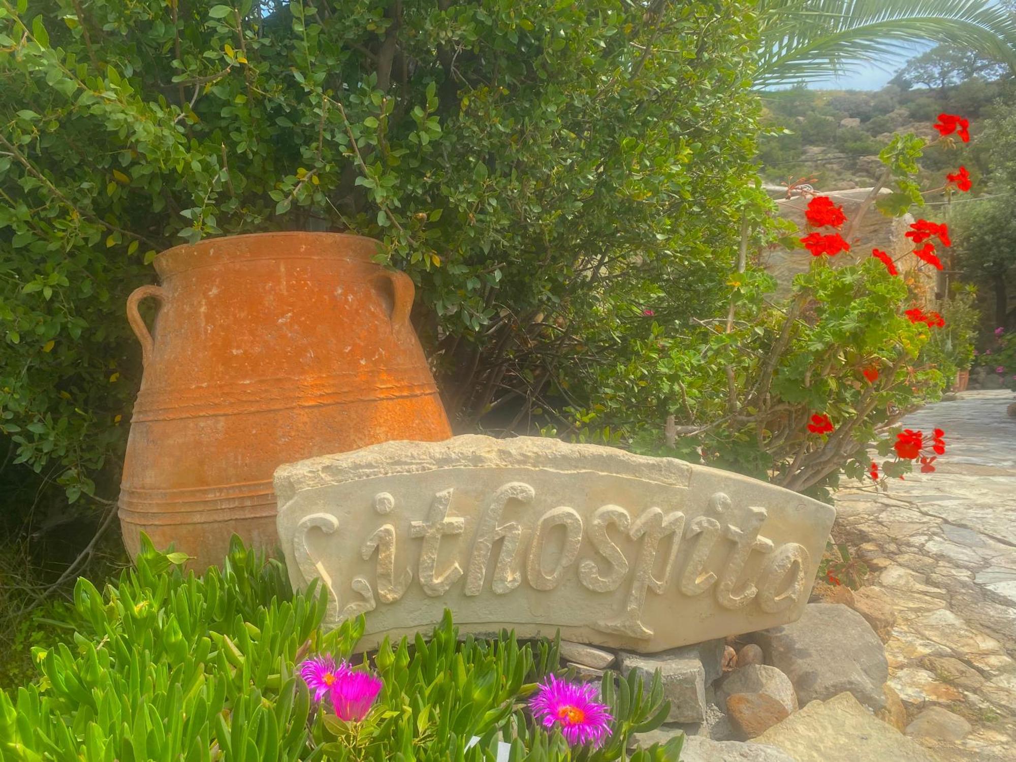 Natura Cottages Makrýgialos Eksteriør bilde