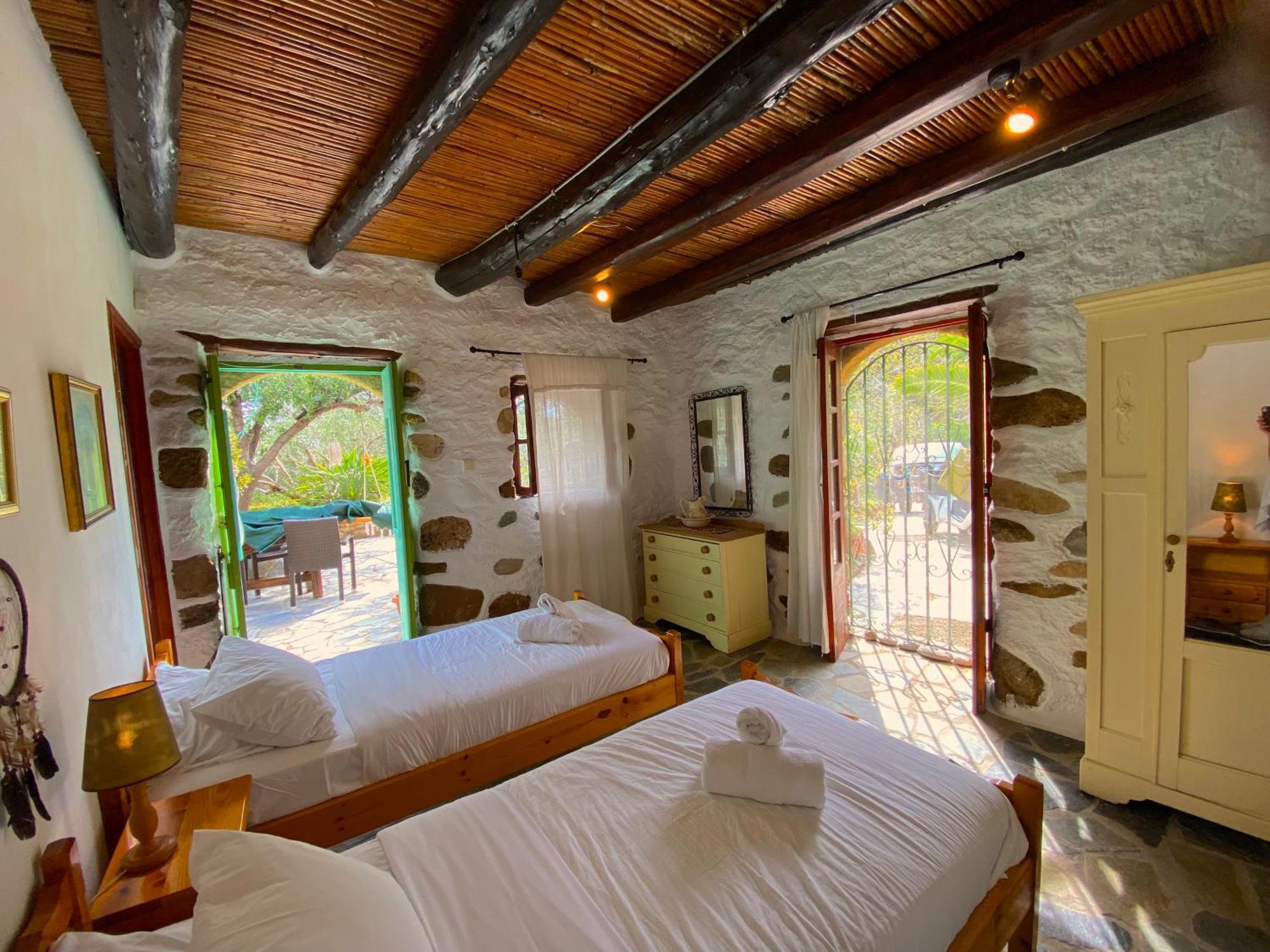 Natura Cottages Makrýgialos Eksteriør bilde